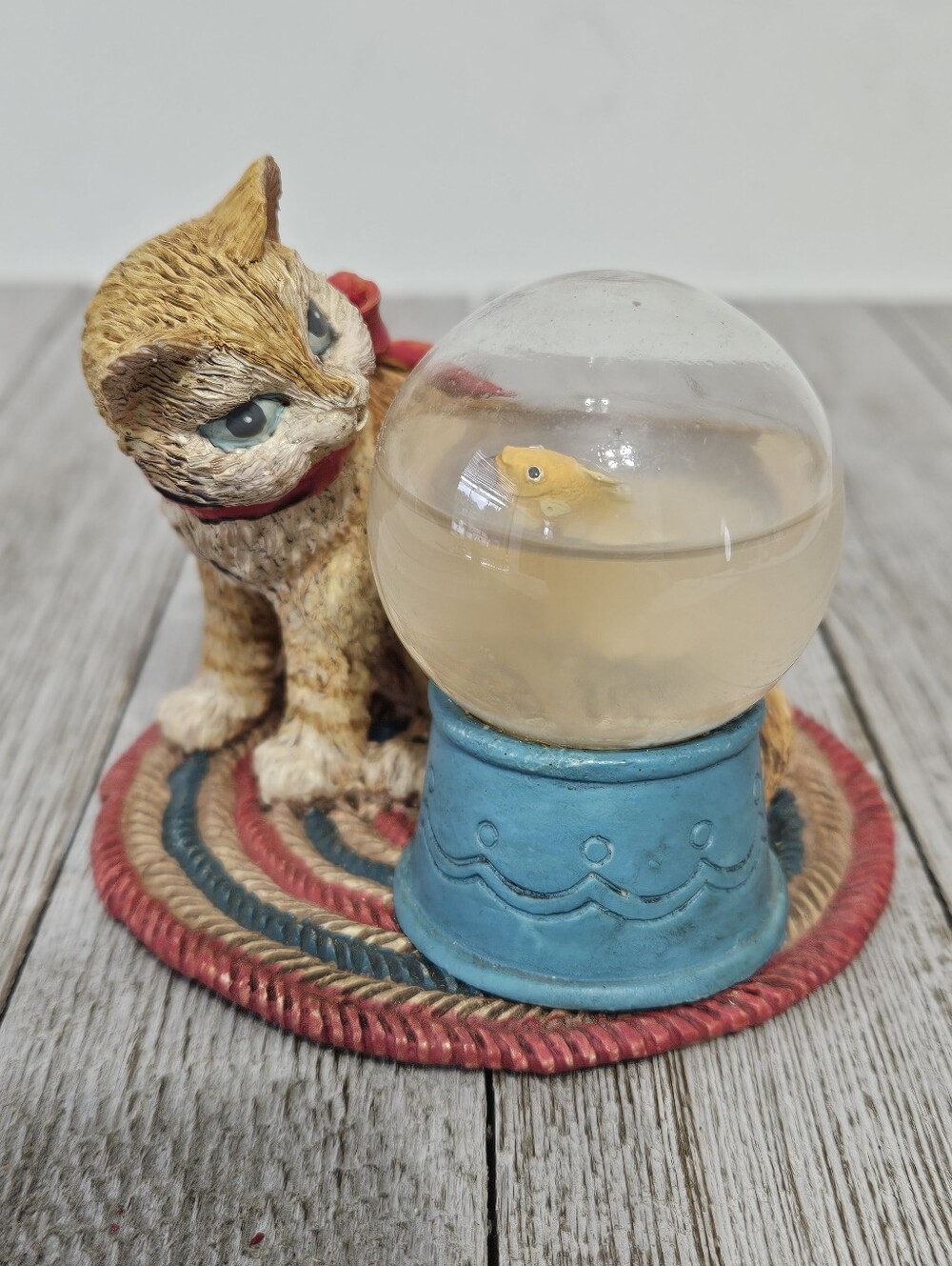 Vintage Ceramic Orange Ginger Cat Kitten Staring at a Goldfish 2.75" Water Globe